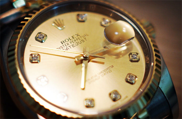 勞力士腕表表殼破裂原因解析(保養與維修注意事項)(圖) 勞力士腕表表殼破裂原因解析(保養與維修注意事項)(圖)